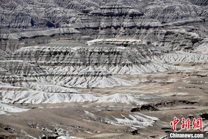 4月5日，西藏阿里札達(dá)土林?！±盍?攝