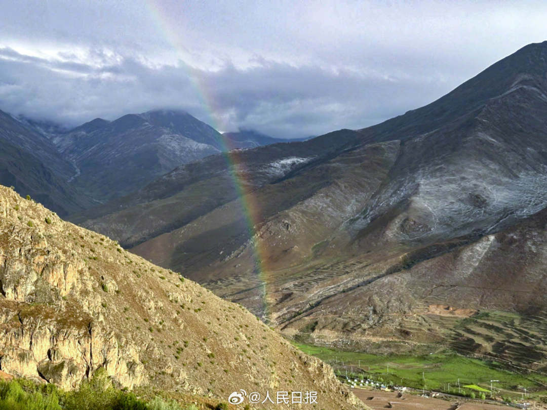 接好運！青藏高原現(xiàn)巨大彩虹橋