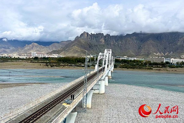 拉薩河特大橋。張敏穎 攝