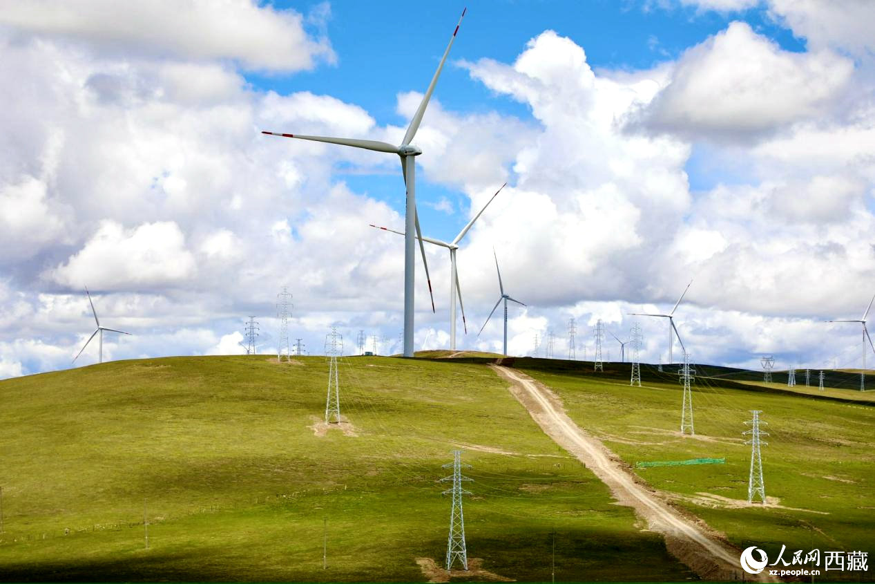 西藏那曲市色尼區(qū)的歐瑪亭嘎風(fēng)電場。