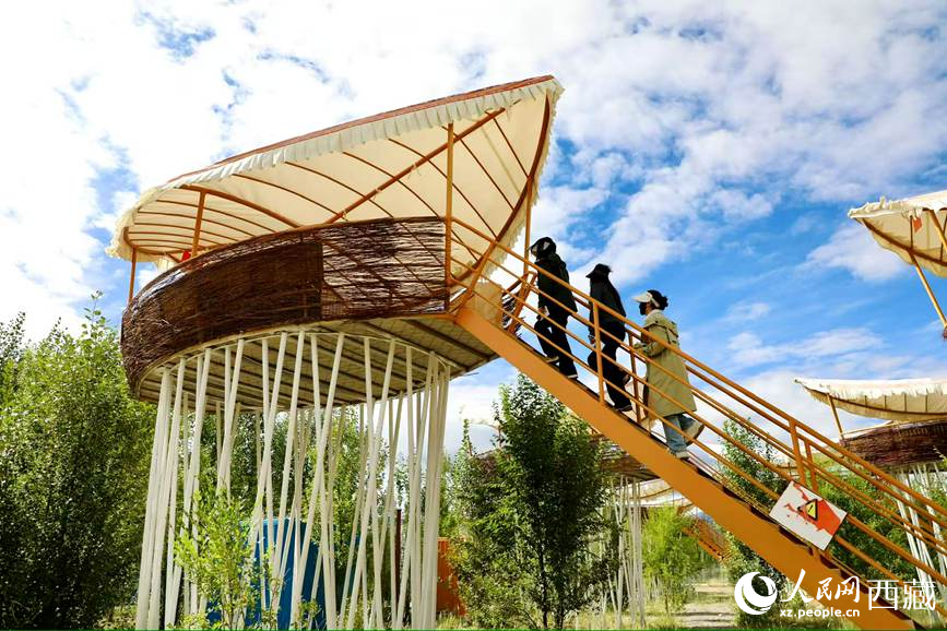 西普農(nóng)博園里的鳥巢餐廳。人民網(wǎng)記者 次仁羅布攝