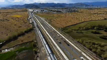 青稞“蛻變”，牦?！俺鋈Α?！看西藏農(nóng)牧民的“十四五”豐收答卷