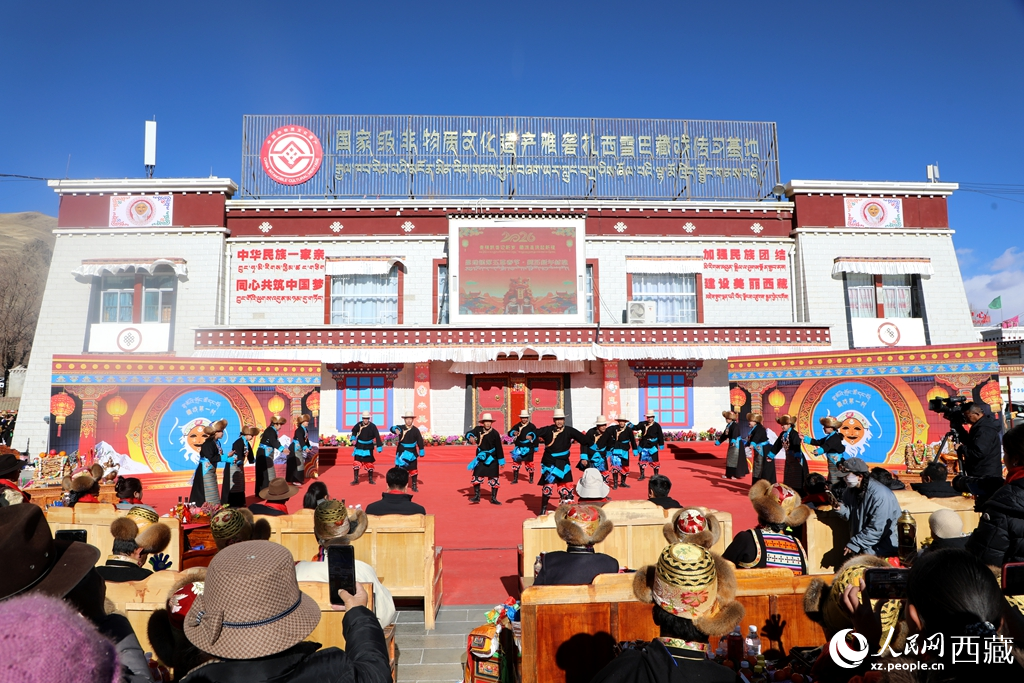 雅礱“村晚”鬧新春。人民網(wǎng)記者 吳雨仁攝
