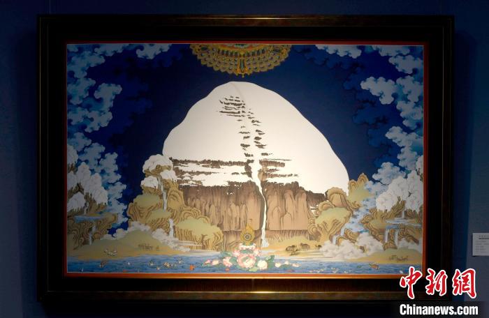 圖為5月16日，展覽中新創(chuàng)唐卡作品《岡底斯山》?！±盍?攝