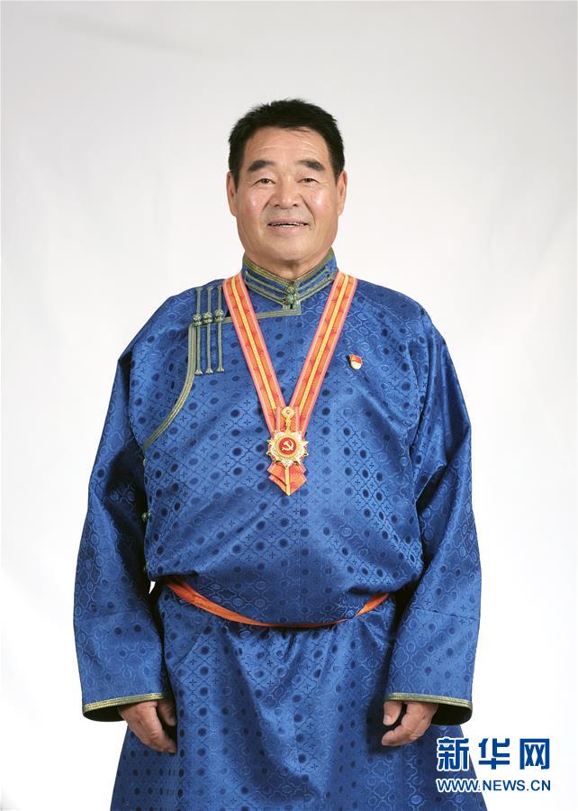 （奮斗百年路　啟航新征程·“七一勛章”獲得者·圖文互動）（1）“草原之子”廷·巴特爾：讓草原綠起來，幫牧民富起來