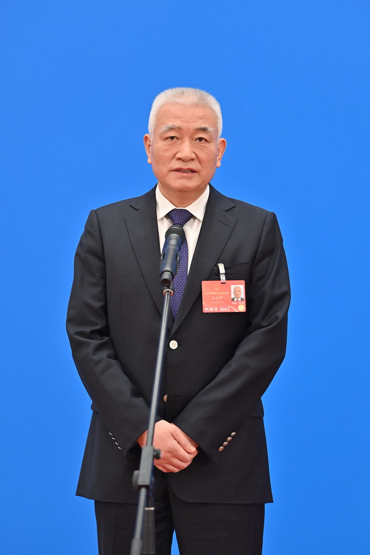 這是科學(xué)技術(shù)部部長王志剛通過網(wǎng)絡(luò)視頻方式接受采訪。新華社記者 李鑫 攝